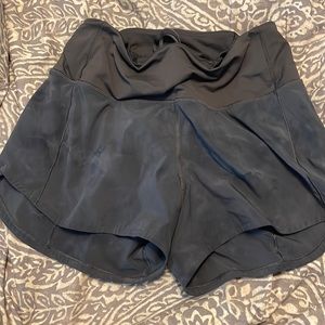 lulu speed ups high rise shorts 4” size 6